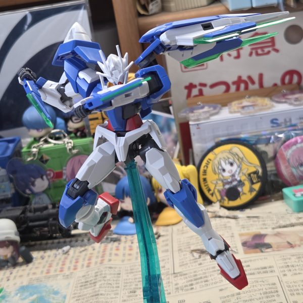 00主人公機ミキシングの進捗です。あと塗装だけという、いつものところまでもってこれました。00をベースに両足とフロントスカート、肩や武装類にクアンタのものを使用シールドは左肩のGNドライブと差し換えました。（4枚目）