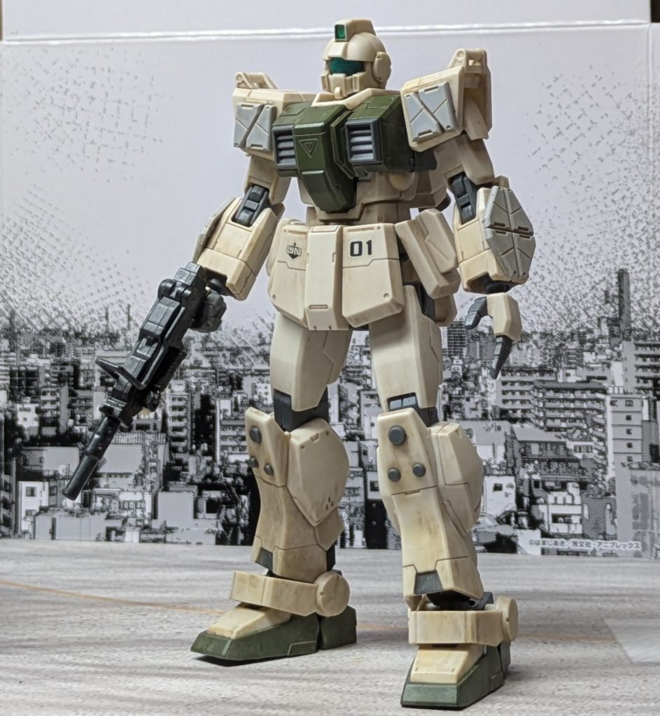 ヨーロッパ反攻作戦に投入された陸戦型ジムで海兵隊のみ投入した派生機としてセミストライカータイプが存在する。この機体はルナチタニウム装甲の上に両肩正面と両腕に増加装甲を施して主に強固な敵陣地制圧や歩兵部隊支援を主任務とし、さながら重戦車または突撃砲のように扱われた。