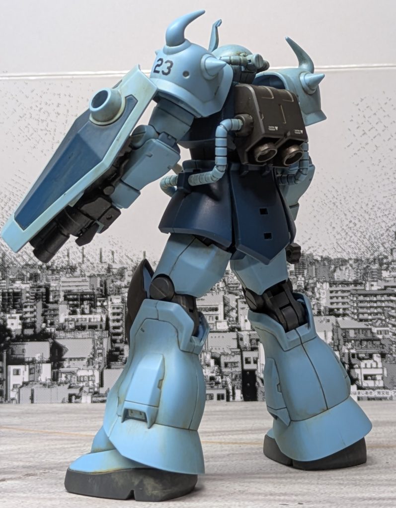 ヘクター・ハモンドは元ランバ・ラル隊の隊員だったが、ラルとその部下たちがサイド3を離れる際に病のため同行できず、彼が地球に降下した時にはラルは戦死し、部隊も全滅した後だった。そのため急遽北米方面軍へ配属となり、現地で受領した新型機のグフカスタムを駆ってコマンド作戦で活躍。ランバ・ラル隊の証として機体に付けられた部隊章と青い機体カラーから