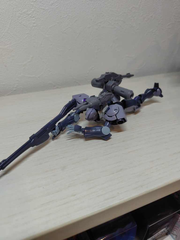 ちなみに寝っ転がって狙撃ポーズをしてみようと思ったのですが…なんか転んだみたいな感じになってしまいました。あれ以上首が上がりません…