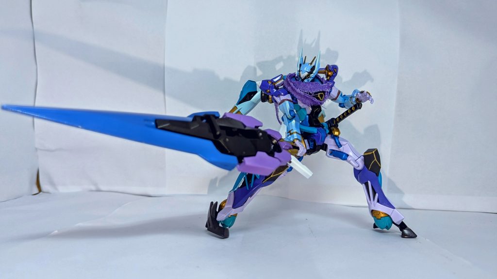 大剣  キニゴスキロギリシャ語で猟犬を意味するキニゴスキロに由来。アルテミスが月の他に狩猟の神様であることを象徴する大剣。