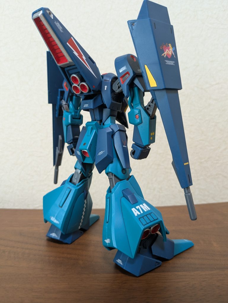 リアビューバックパックの稲妻マークが蛇足感…