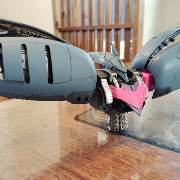 閲覧ありがとうございます！先日のキュベレイダムドの続きです！さて、筆塗りでチマチマ色付けしていましたまた、モノアイはハイキューパーツに入替えましたいつも見えないですが、たまにチラリと見えるのとバツグンにカッコいいですこれから、さらに塗り進めていきます今日はここまでです（3枚目）