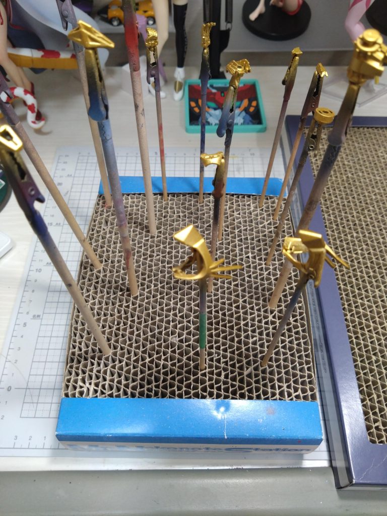 オレンジ部をゴールドにしたら　ちょっとコレじゃない感あってクリアレッド塗装しました〜(笑)