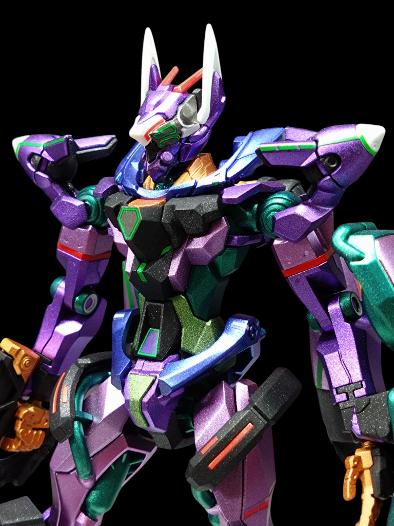 メタリック塗装しました塗料で緑がメタリックしか持ってなかった(笑)本体ブルー部はちょっと普通のブルーです。