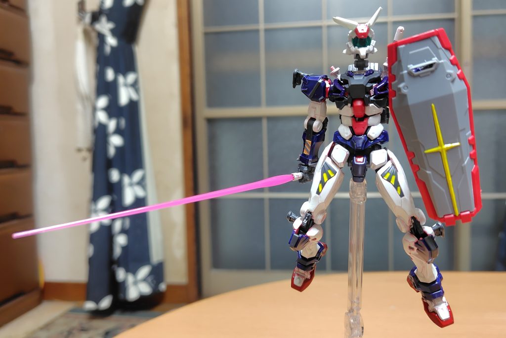 ビームサーベル抜刀。