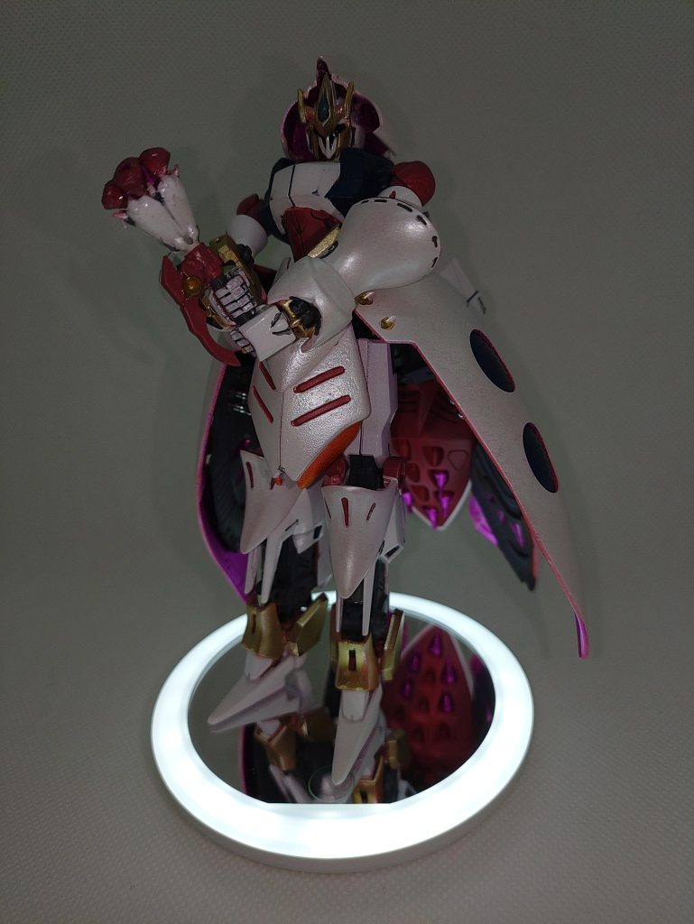 HGUC百式を素体にHGUCキュベレイを組み合わせて再現しようとしてキュベレイのデカさに頭を抱えましたwww積みの山から虎の子の1/220キュベレイを掘り出して所々に使っております。