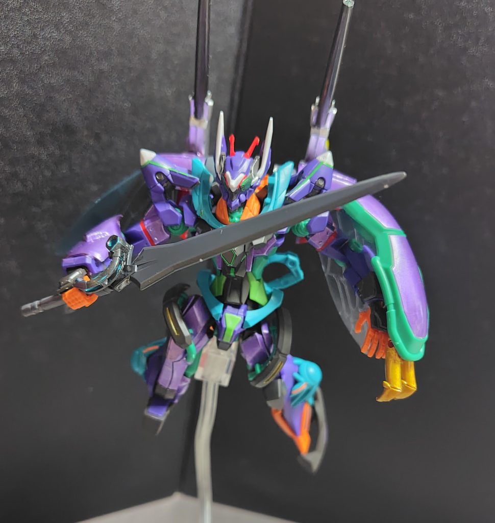 ・オーラソードジフレインのメイン武器で、その刀身の硬度はモビルスーツだけでなく、戦艦の装甲も簡単に切り落とせる。