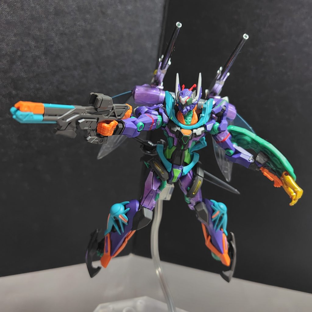 ・オーラショットライフルバイストン・ウェルにいた頃はビーム兵器が役に立たなかったので、オーラ力を利用した射撃武器に改造されています。これによりビグザム等のIフィールドを貫通する事が出来ます。