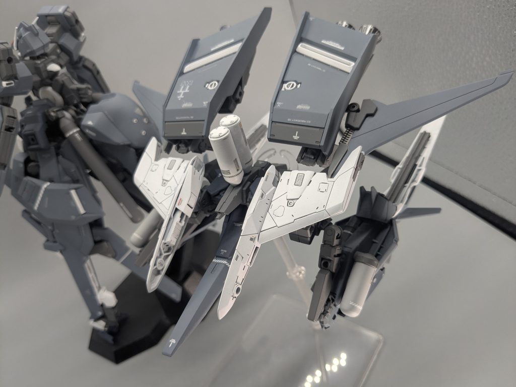 一応なんとなく変形できます笑。機首がなんとなくセスナシングっぽい?さしずめ、セスナシング・イカロス・フレアとかになるのでしょうか…。