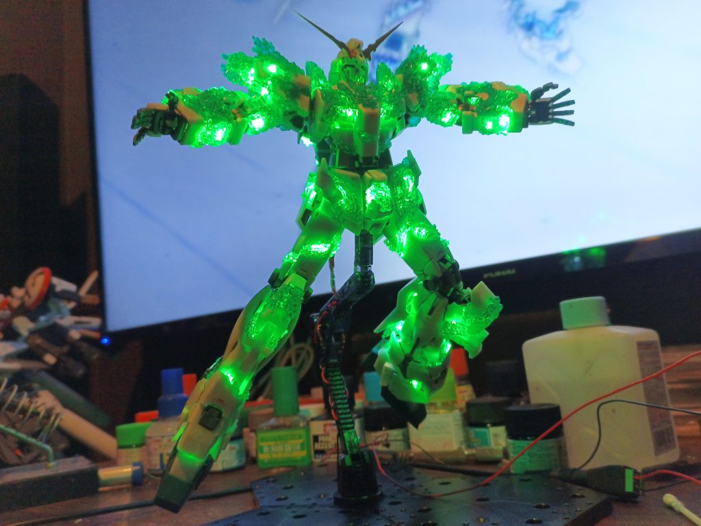 MG ユニコーンガンダム 光の結晶体 LED組込み–8枚目/制作者：福田　義康