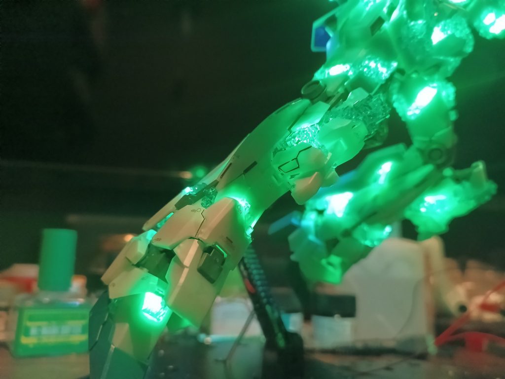 MG ユニコーンガンダム 光の結晶体 LED組込み–9枚目/制作者：福田　義康