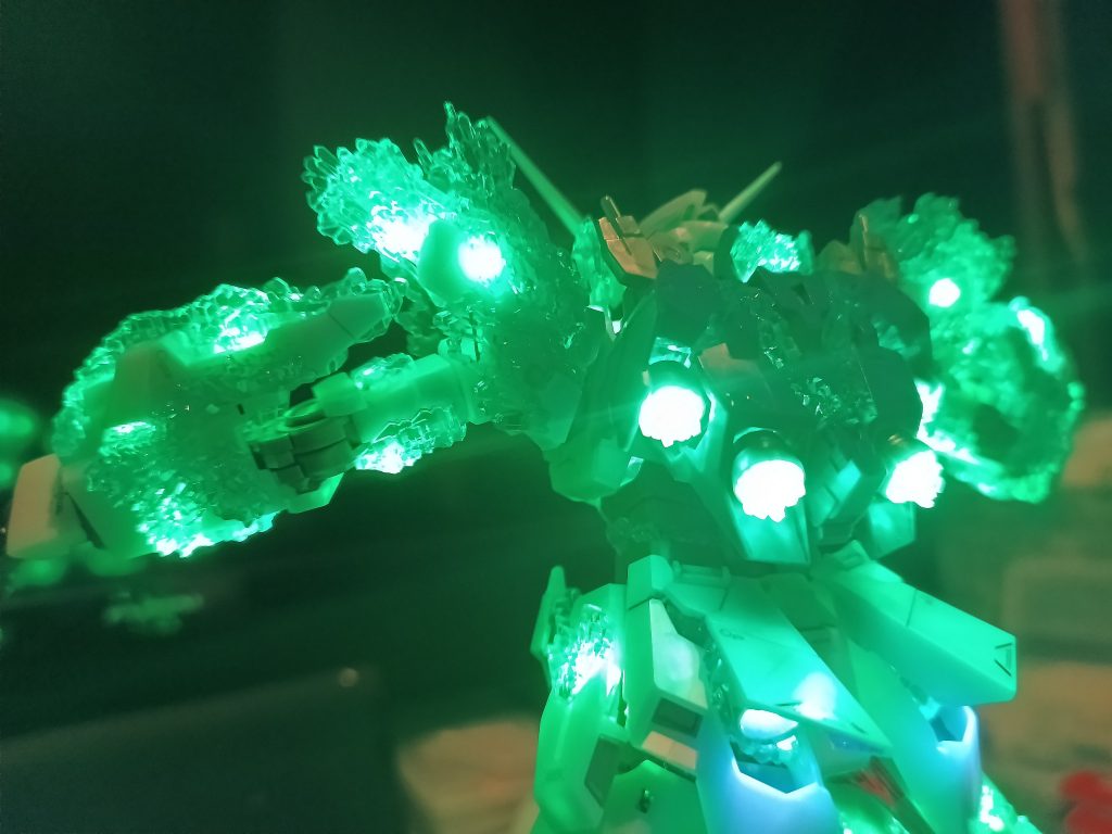 MG ユニコーンガンダム 光の結晶体 LED組込み–6枚目/制作者：福田　義康