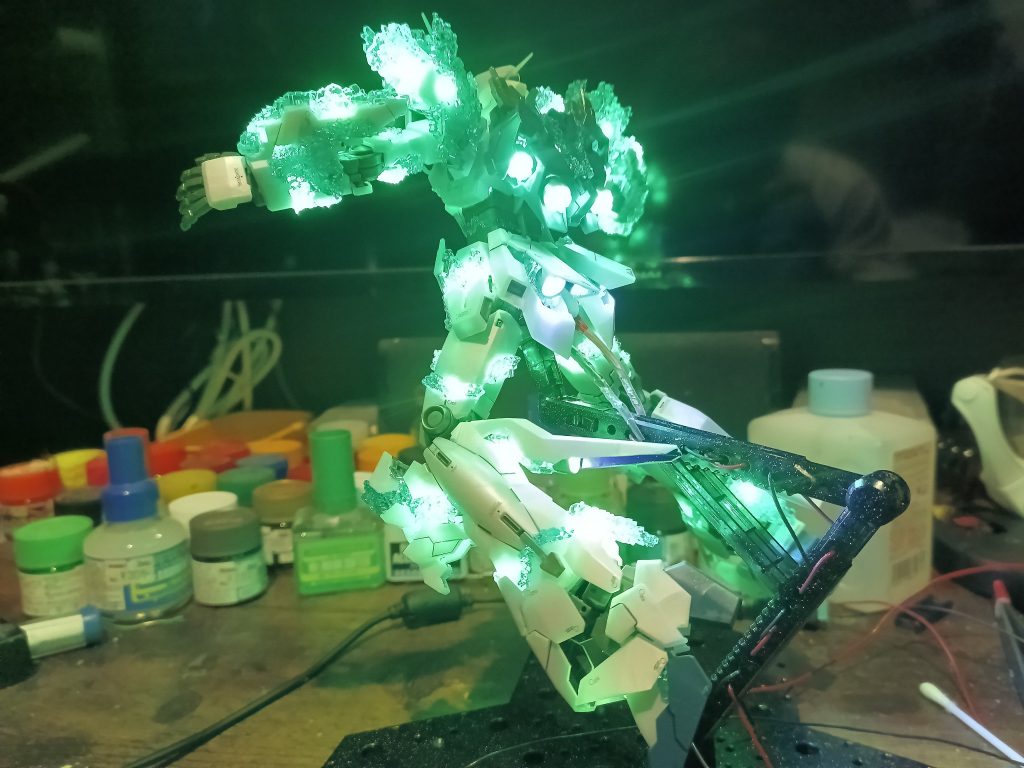 MG ユニコーンガンダム 光の結晶体 LED組込み–7枚目/制作者：福田　義康