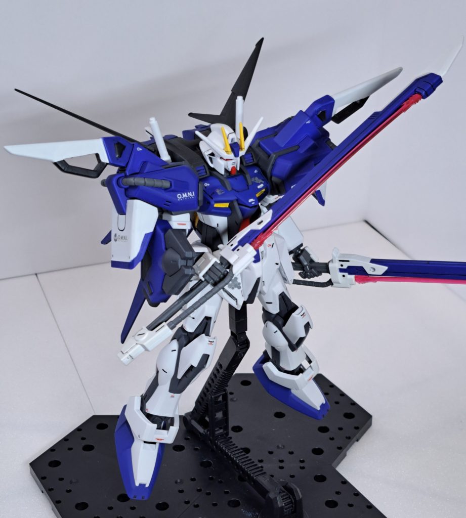 ただでさえ長い対艦刀シュベルトゲベールのツインソードは、ソードインパルスやソードカラミティよりボリュームが凄い感じがします。
