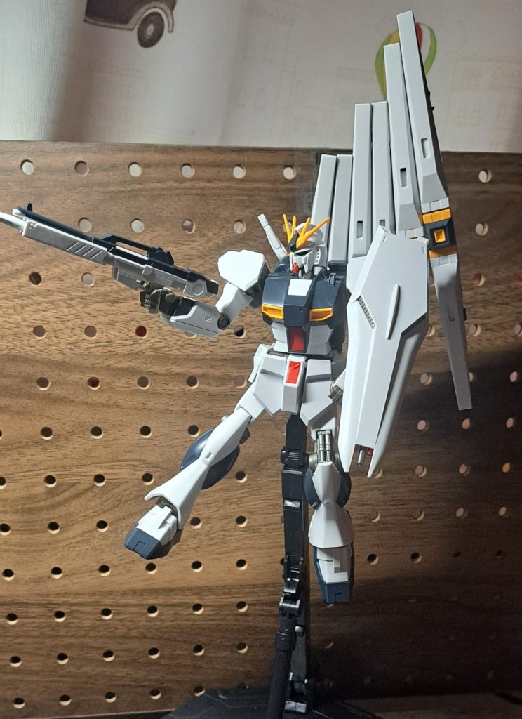 ニューガンダム–2枚目/制作者：猫神