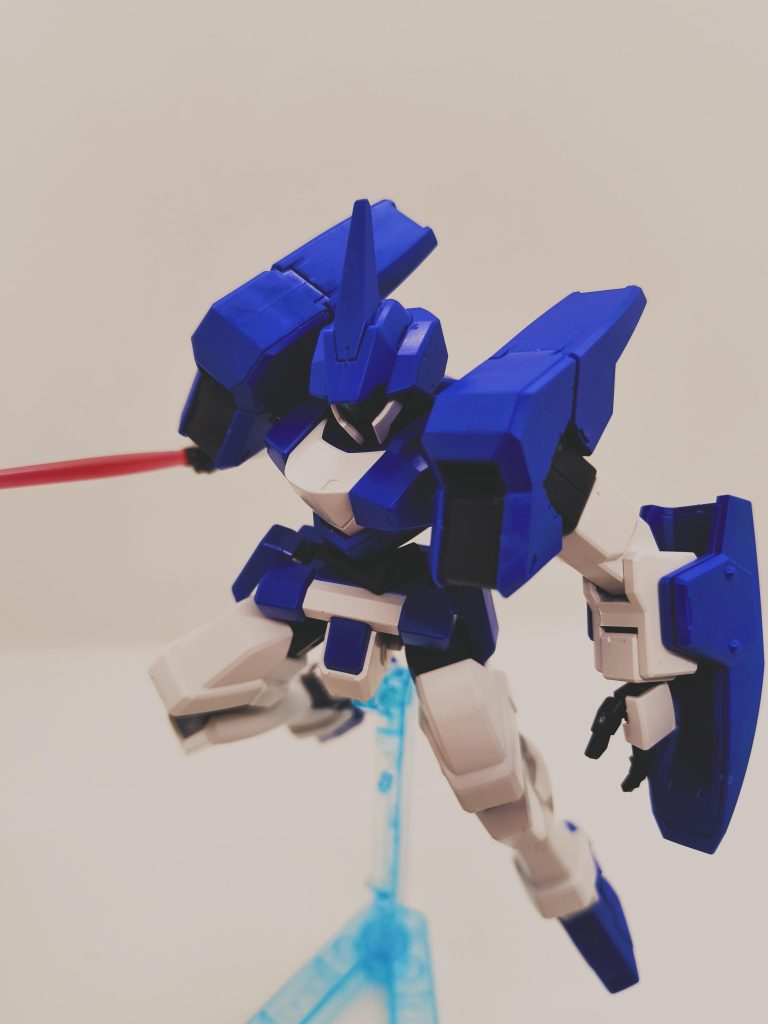 レイルのギラーガ改を落としたあとのドヤポーズ。あのゼハートが乗ってた機体(のおさがりですが)を落とす活躍ぶりが良いですよね。