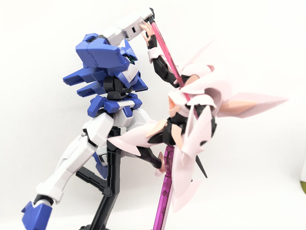 絶望の煌めき愛する者のため、命を賭して戦った2人に敬礼ここでの手首回転ビームサーベルがメカならではのいい演出で後にビルドファイターズでもレイジがやってたりしましたね