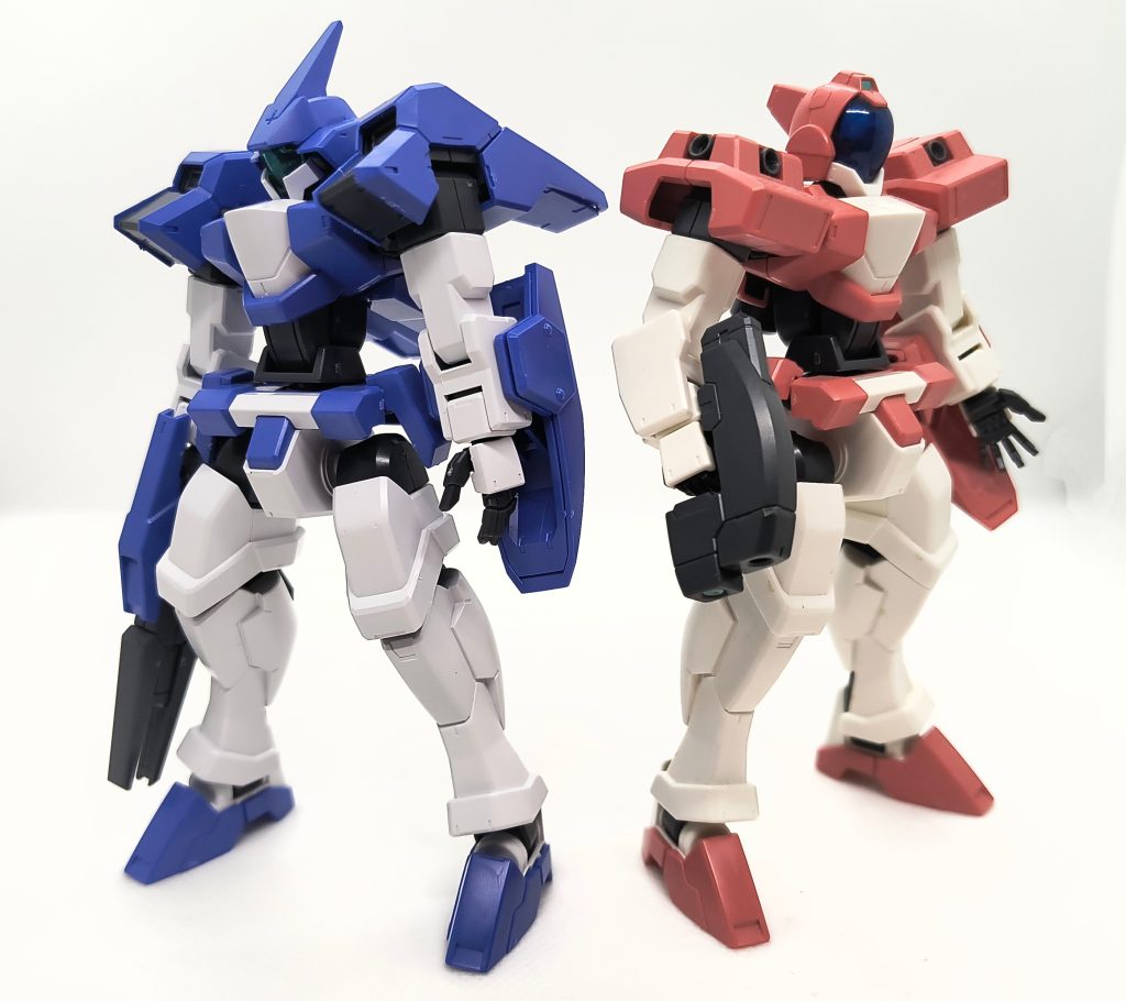 はじまりの機体と終わりの機体でこう見るとそんなに見た目変わってないのに終戦まで戦えてるの凄いアセムもそうですけど、世代を積み重ねる作品だからこそ他ガンダムと比べて「経験」に重きが置かれていて、ちゃんと歴戦の軍人が一線級に強いのはAGEの魅力の1つですよね。