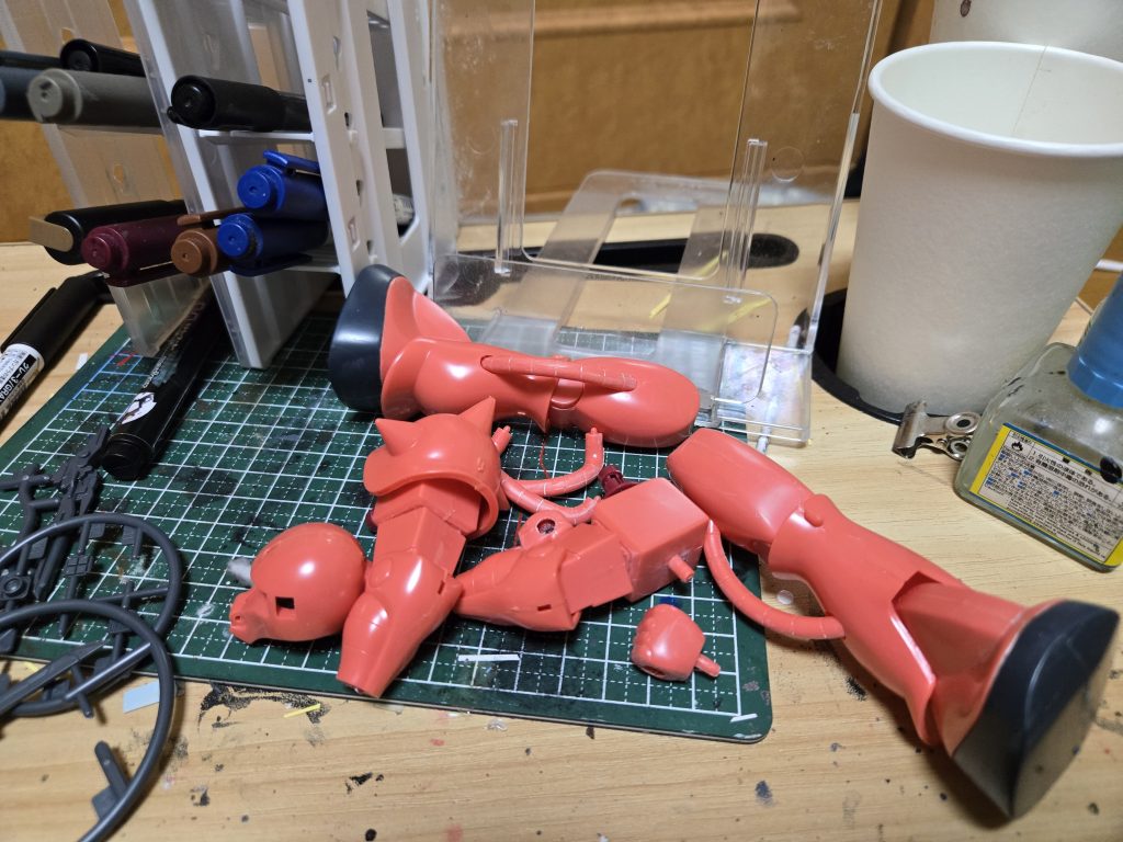 何といっても旧キットは合わせ目消しが辛い(T_T)