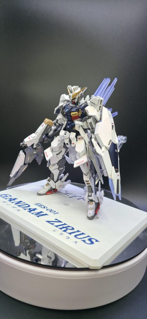 今回のガンダムジリウスの全塗装ですがmetalRobot魂風に塗装してみました。今回かなり仕上がりがよかったのでコンテストにも展示しております。
