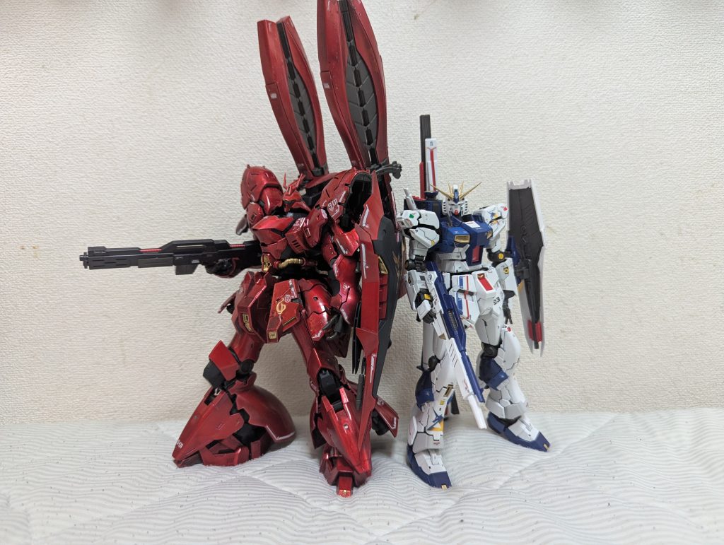 福岡サザビーとの比較。サザビー大きいですね。