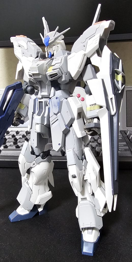 スジボリがずれたりアンテナをへし折ったりと紆余曲折ありましたがなんとか完成しました