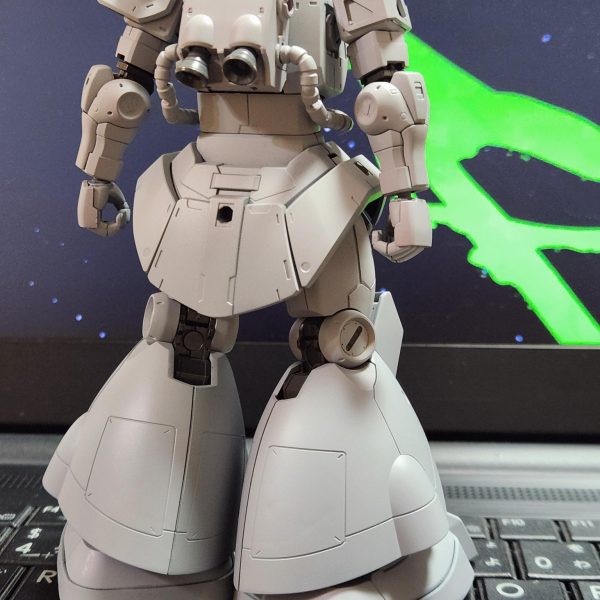 接続部分を自作しサフまでは出来ましたが、設定画を見ると膝の形状が違うと気がつきました。加工が必要になりました…（4枚目）