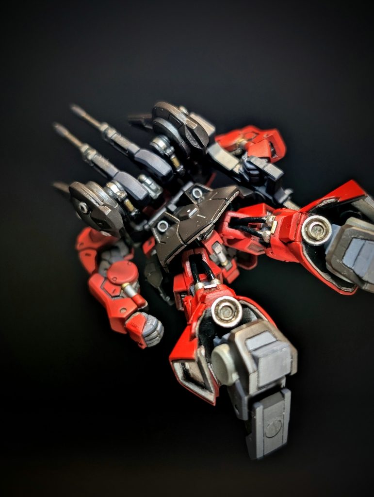 Zガンダム第1話のコロニー潜入シーンの雰囲気を出したくていろいろ加工してみました。今回のがんばりどころは、脚部装甲の多重構造と股間部分やバックパックへのシリンダー追加、スカート部分のスラスターなどほとんど背面に集中。