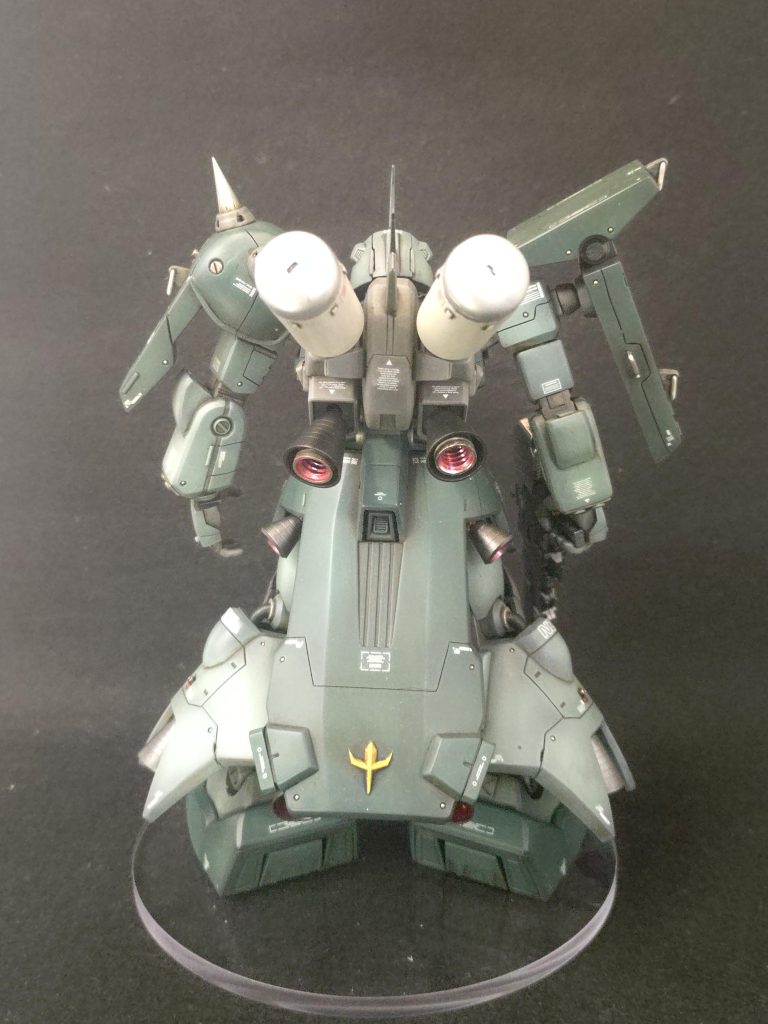 プロペラントタンク：水性セイラマスオカラーのグローホワイト。銀はスターライトシルバースカート後ろのエンブレムはdspiaeマーカーのメタリックゴールドでちょい塗り。ガイアのセミグロスクリアープレミアムを砂吹きした後、デカールを貼って、再度セミグロスクリアープレミアムを砂吹き、Ｍｒ．ウェザリングカラーのマルチブラックとシェイドブラウンでウォッシング。