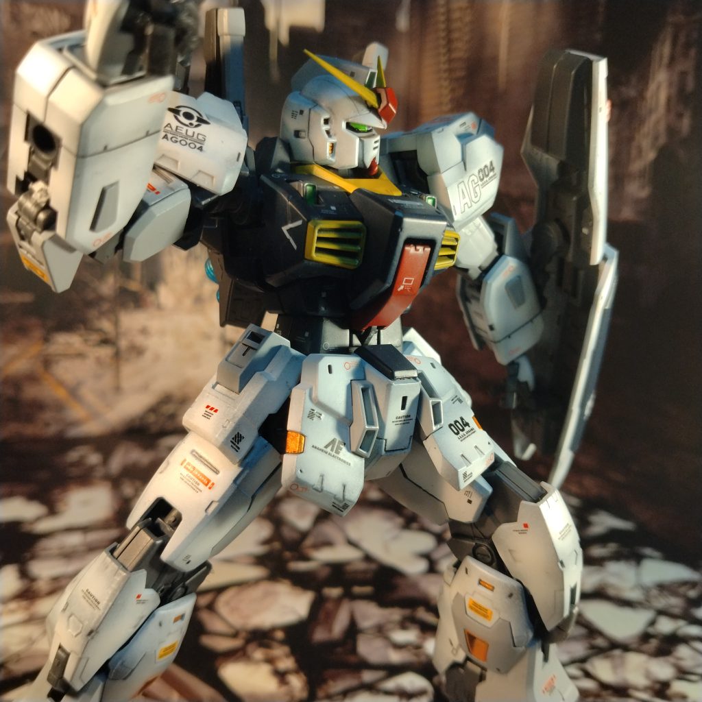 余りカラーリングの改変はなるべく抑えて塗装しました！カメラアイの筆塗りはちょいシビアに感じましたが！😄😄