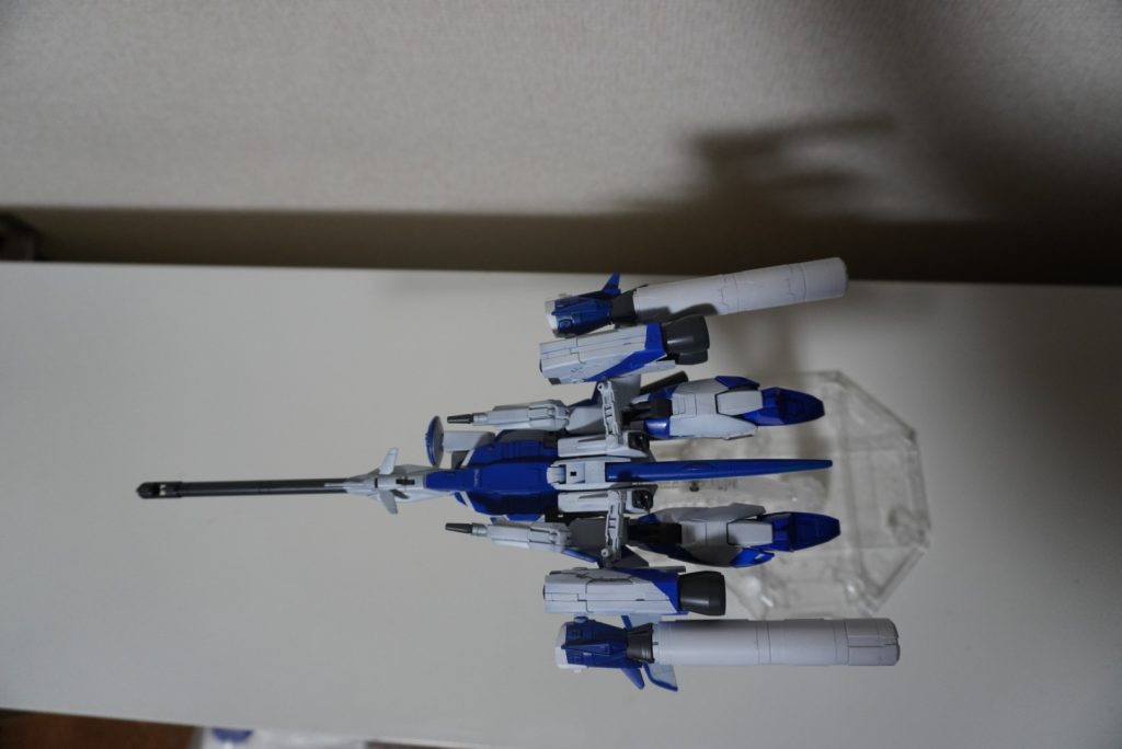 出撃時はプロペラントタンクを装備した巡航形態。