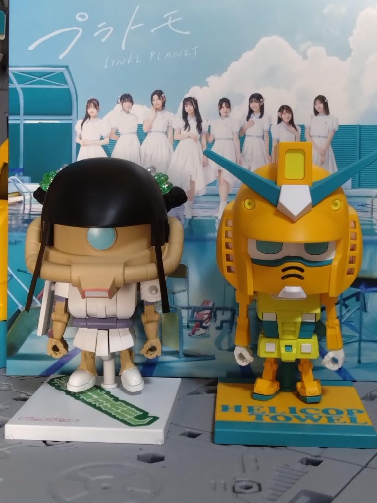 リリースされたCDをバックに。この夏はオヤジの少ないお小遣いで行けるイベントは行きまくってきましたが気がついたら積みプラが増えてなかった💧再販品も欲しい物が延期だったり、売り切れてたりしてたまたま丁度良い時期に推し活ができた夏でしたね(๑•̀ㅂ•́)و✧プラモデルと世界をつなぐアイドルも頑張っているので自分もｶﾞﾝﾊﾞﾛｳと誓った次第です。皆さんもよければ次のコンペどうです？？最後までご覧いただきありがとうございます(*´ｪ`*)