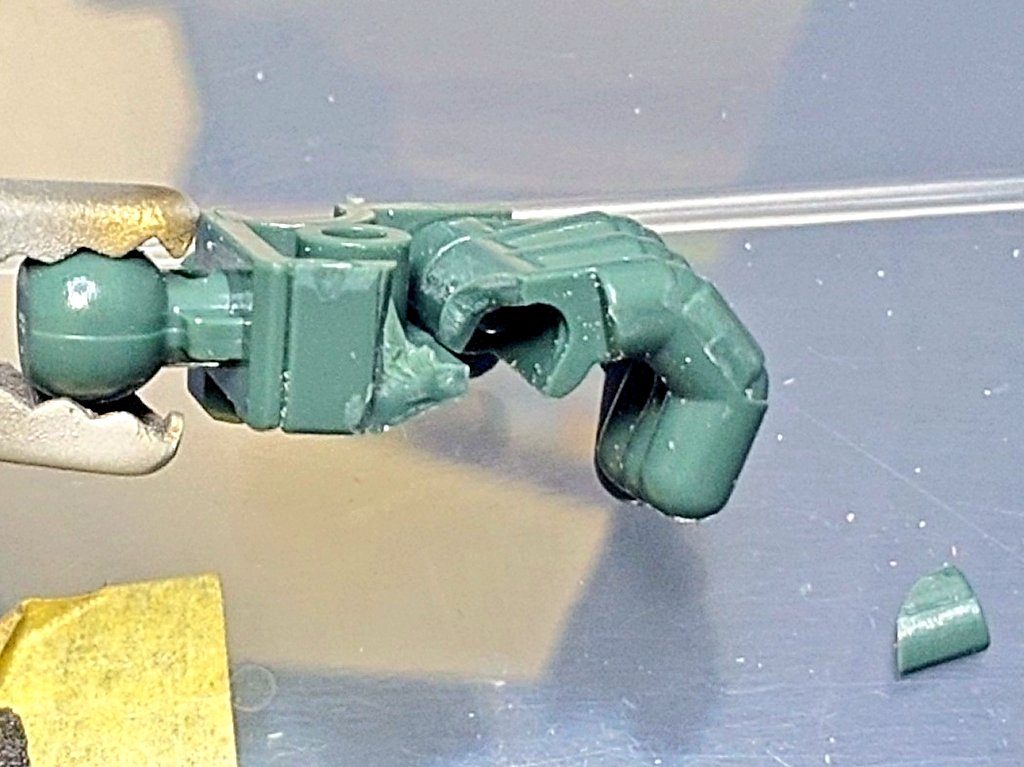 駿河屋で中古で買ったヤツで、古すぎたのかＡＢＳのランナーが劣化でパキパキ折れちゃって🥴