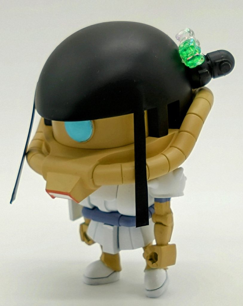 衣装塗り分け。口まわりが前回のロボコップアッガイみたくなりました💧髪飾りもつけてディテールアップ。