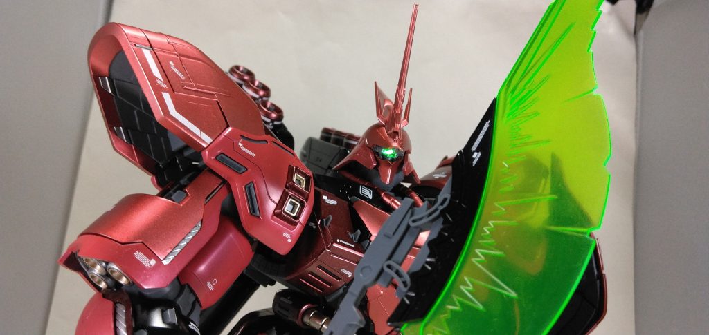 ユニコーンモードはぶっちゃけ角生えただけのサザビー。