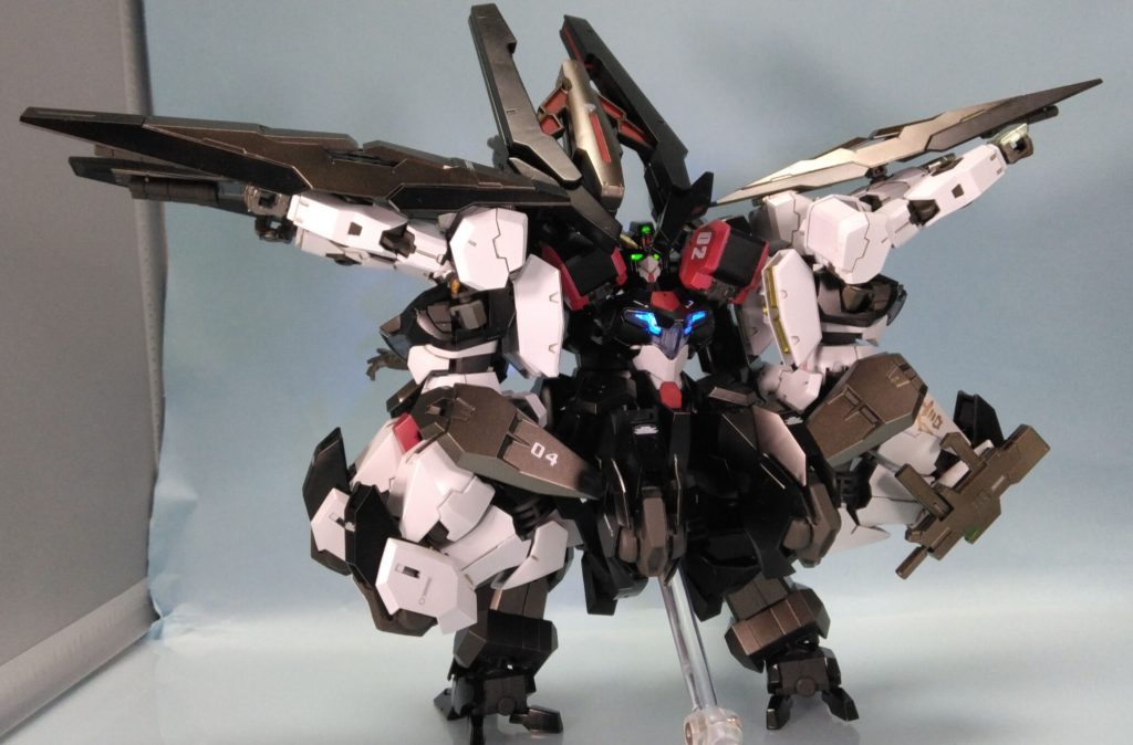 背中にもちゃんと顔があります。