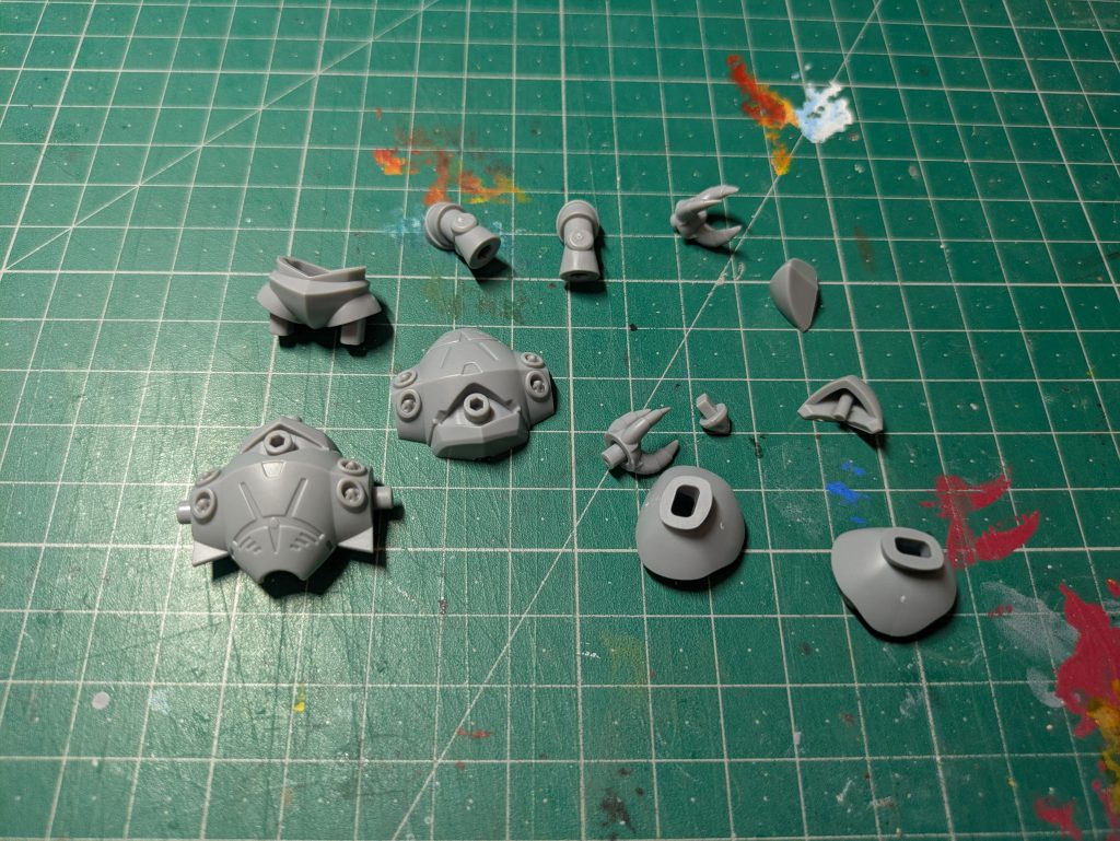 思ってたより細かくパーツ分割されていました。