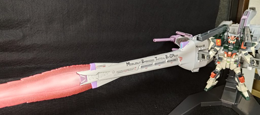 ビームソード長過ぎて背景布はみ出すじゃねーか!