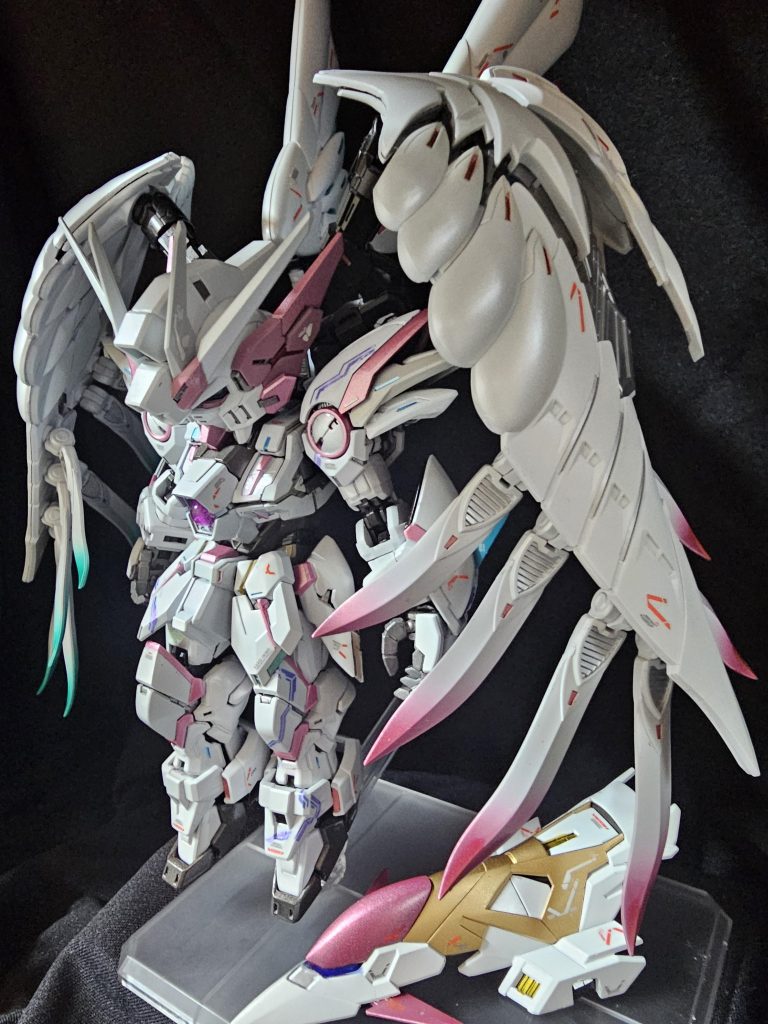 密かにひざ辺りに筋彫りしてます(笑)