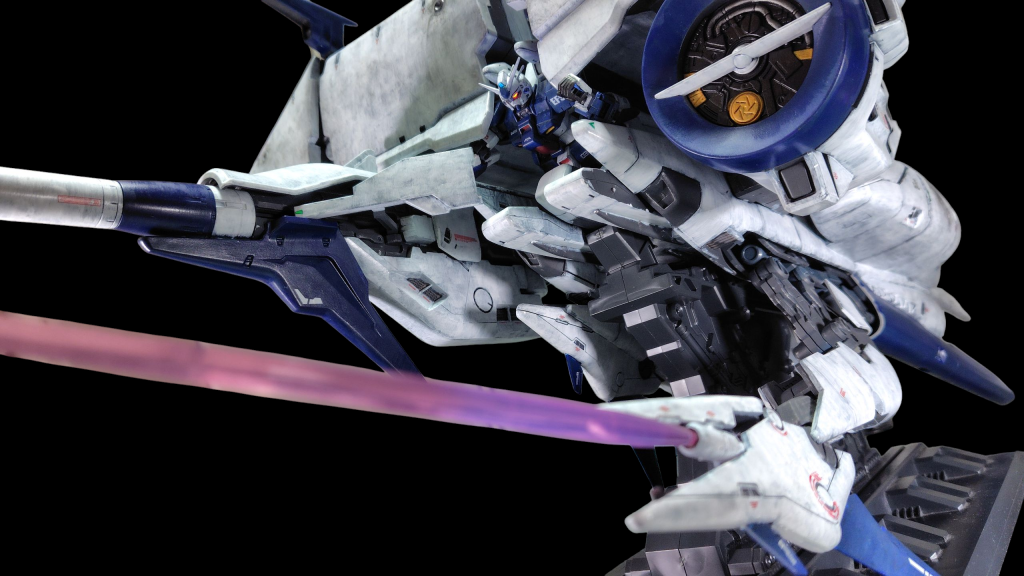 昔からは白過ぎると思ってたんで青い所増やす方向で塗装。