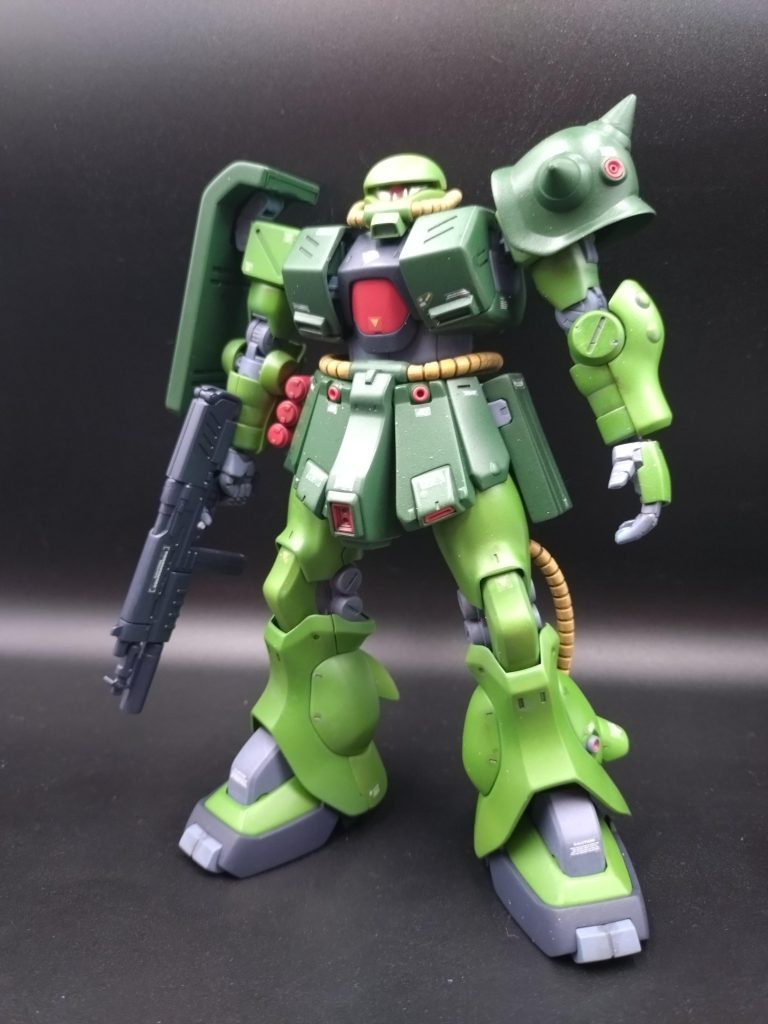 マシンガン装備。グレネードランチャー付き90mmマシンガン