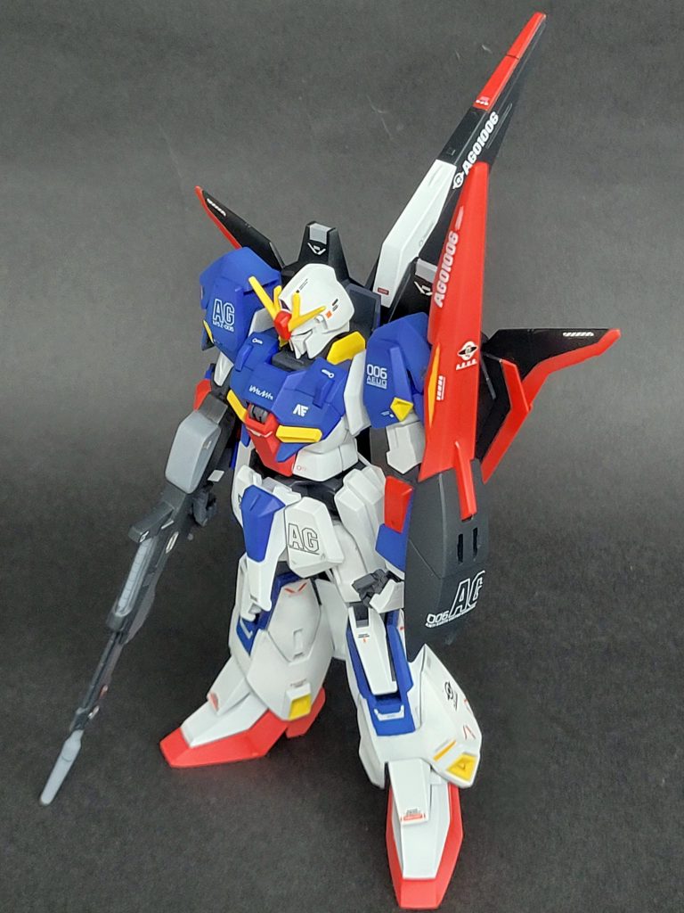 ちなみに、ウェイブライダーに変形を試みたのですが、いきなり色剥げしたので、撮影は断念しましたm(_ _)mと言うわけで、ウェイブライダーのボディ部分が余ったので、何か他のモビルスーツでも、無理矢理変形させてみようかしら…。 最後までご覧頂き、ありがとうございました。