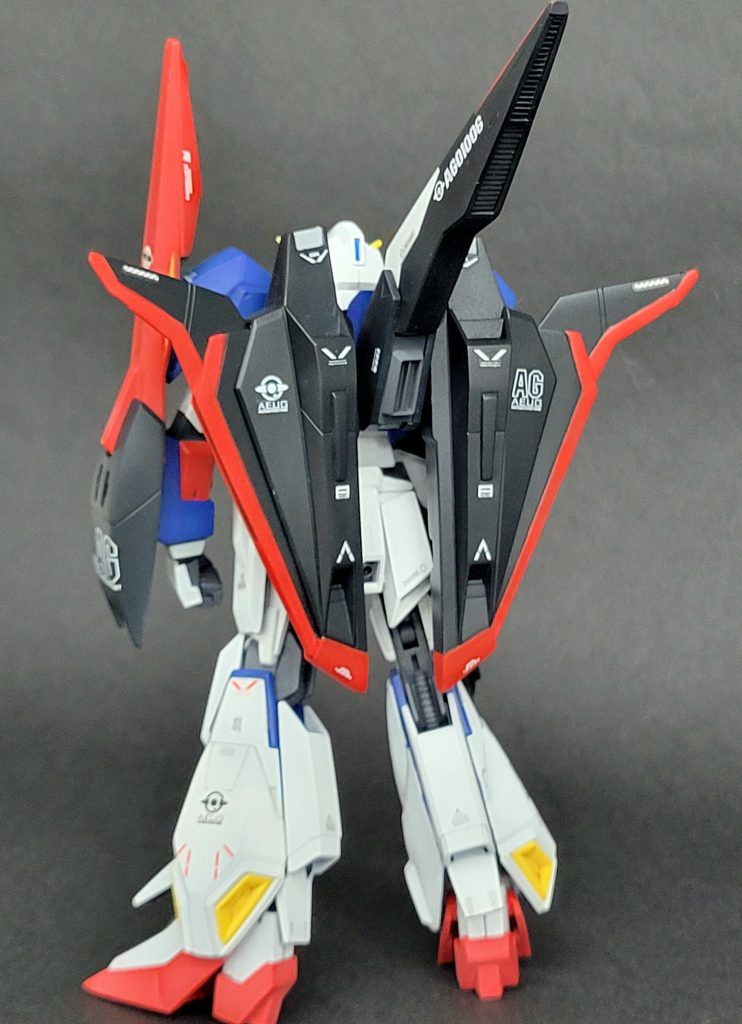 スタビライザーの空洞をディテールアップパーツで穴埋め。