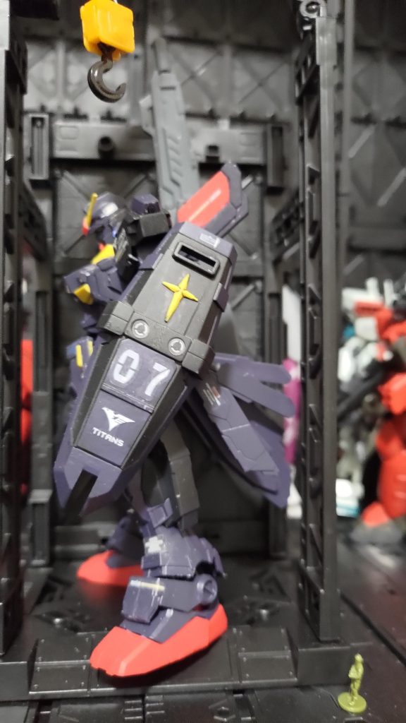 シールドのデカールは頑張りたくなりますね。