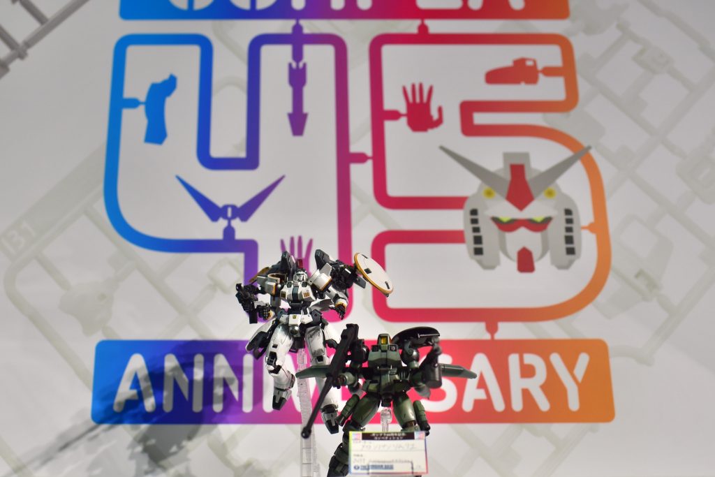 尚、こちらのトールギスはリーオーと一緒に現在ガンダムベースにて開催されている、ガンプラ45周年記念特設イベントに展示させていただいています。