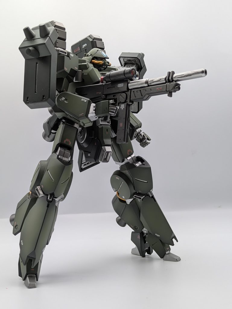 ギラドーガとドーベン・ウルフに通じるデザイン。はっきり言って素晴らしい。