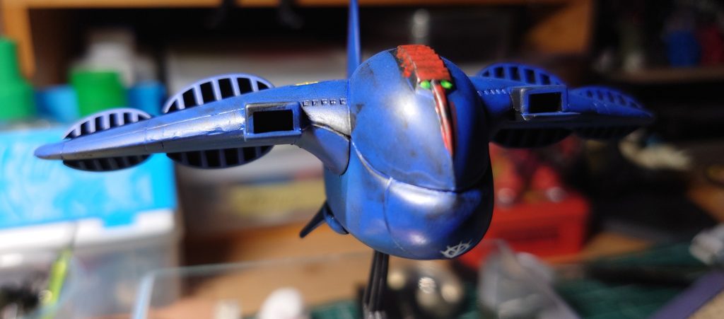 アクリジョンの青4に対し、赤1混ぜて紫を目指しましたが、もっと赤必要でしたね