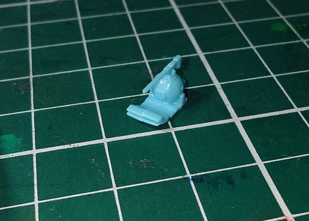 サラミスのキットには、ジムとボールが3体づつ付いてきますが、ボールはこれ…絶望しかけましたが、「ならば魔改造だ!」と立ち上がるのがモデラー魂!! 燃え上がれ!燃え上がれ!モデラー!!