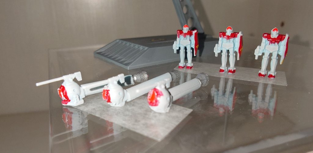 旧キットに付いてくるミニチュアMSに塗装するのが、段々快感になってきました 笑 チョコサプやガンダムアッセンブルの着色はこちらと比べると楽ですよね 笑 アーティファクト? あれは私の目では無理です 笑 今回も最後まで御覧頂きありがとうございます